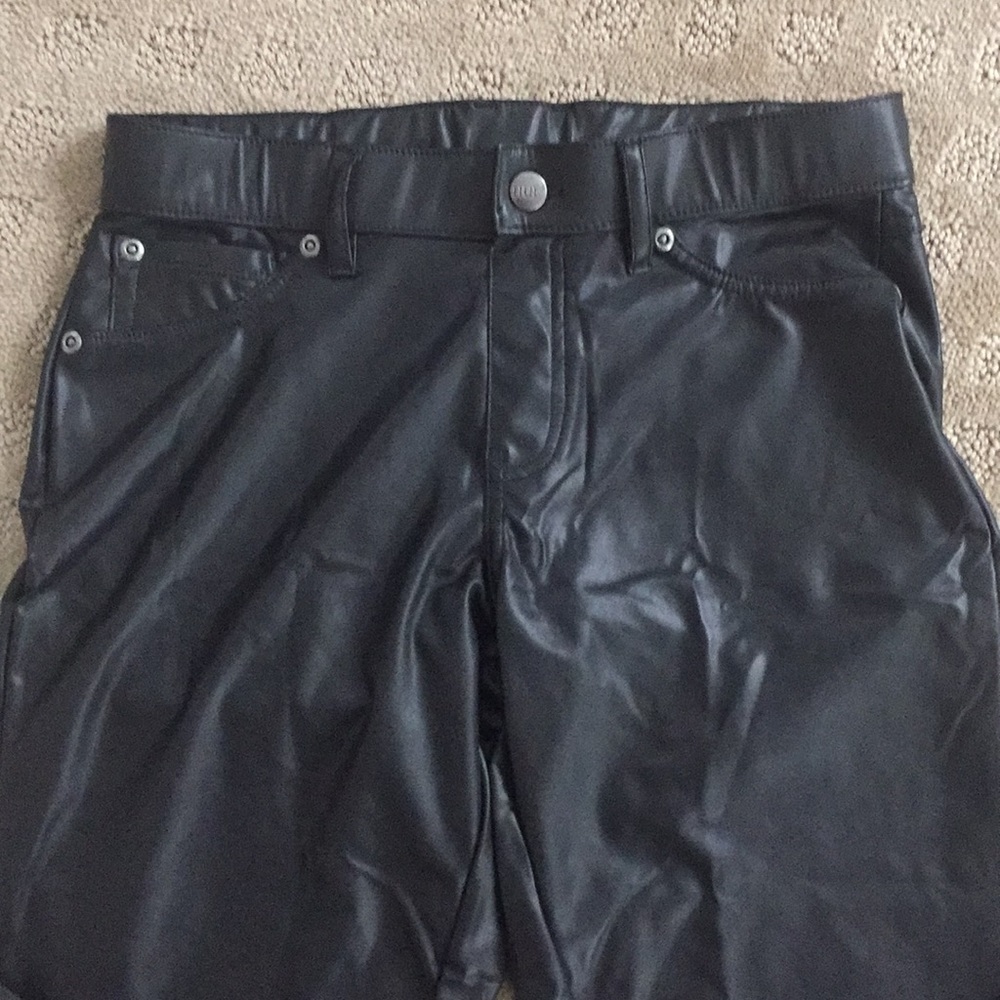 HUE leatherette leggings, XS, nwot, never worn